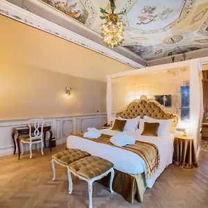 https://hotel-nani-mocenigo-palace.hotelslidodijesolo.com